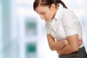 El estreñimiento en una mujer es un síntoma de la presencia de parásitos.