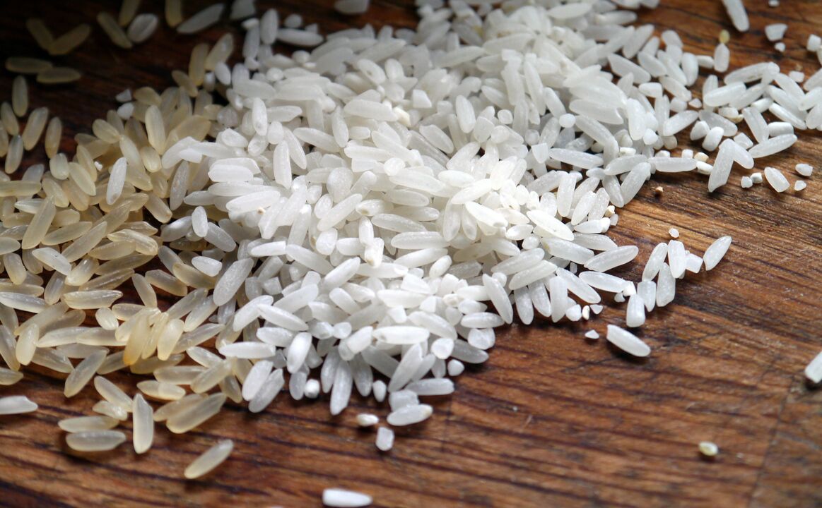 arroz crudo contra gusanos