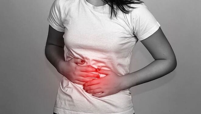 El dolor abdominal es un acompañante frecuente de la presencia de parásitos en los intestinos. 