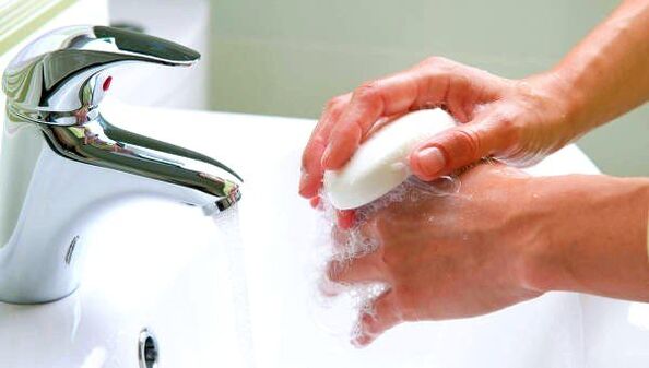 Es importante mantener la higiene para evitar la infección por gusanos. 